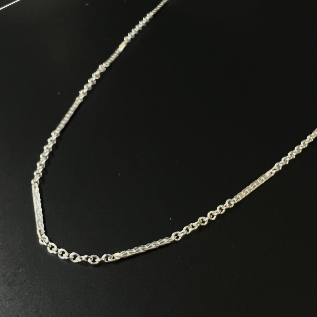 Baylee Bar Necklace